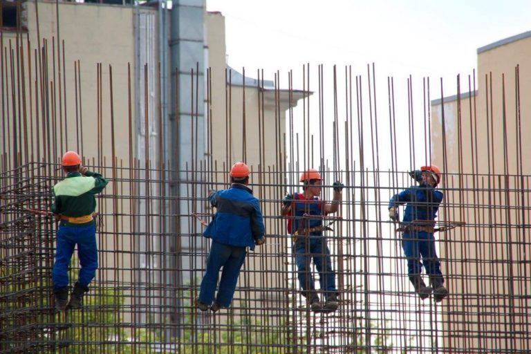 Do czego służą prefabrykowane ściany betonowe?